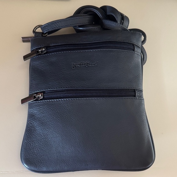 Justified Women’s Navy Leather Crossbody Bag OS NWOT - Picture 3 of 16